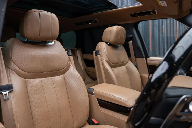 Vehicle Image 12