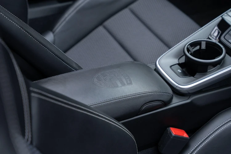 Vehicle Image 35