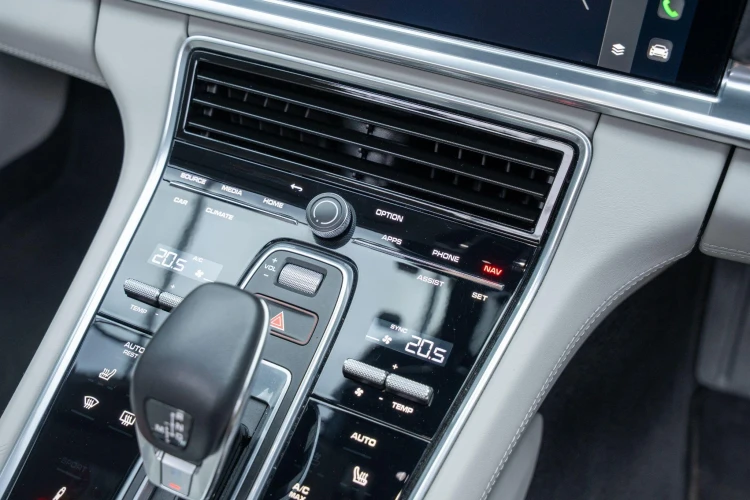 Vehicle Image 36