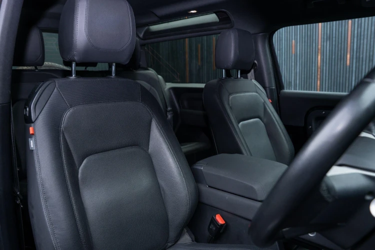 Vehicle Image 12