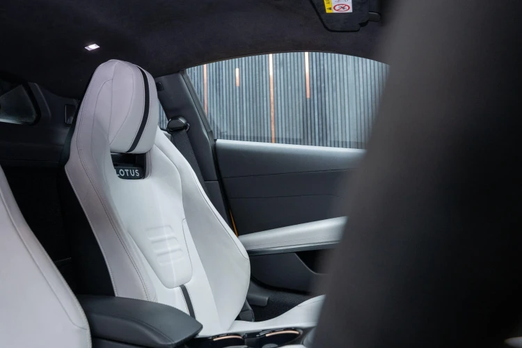 Vehicle Image 36