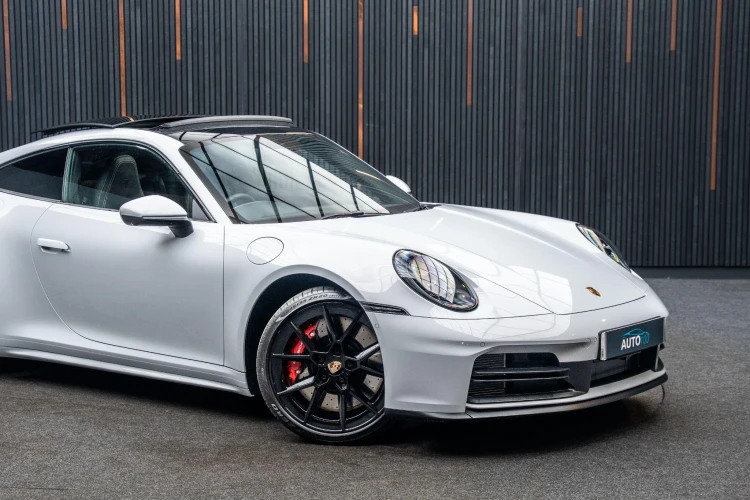 Vehicle Image 9