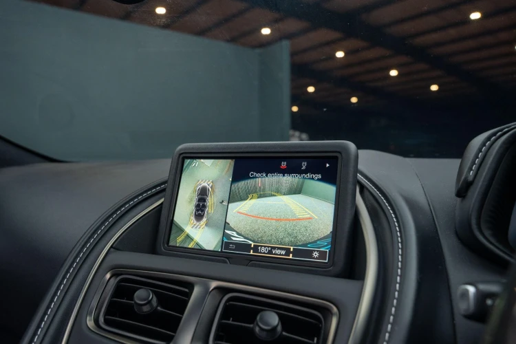 Vehicle Image 6