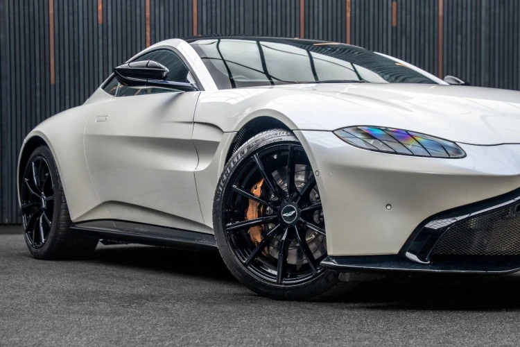 Vehicle Image 10