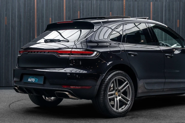 Vehicle Image 21