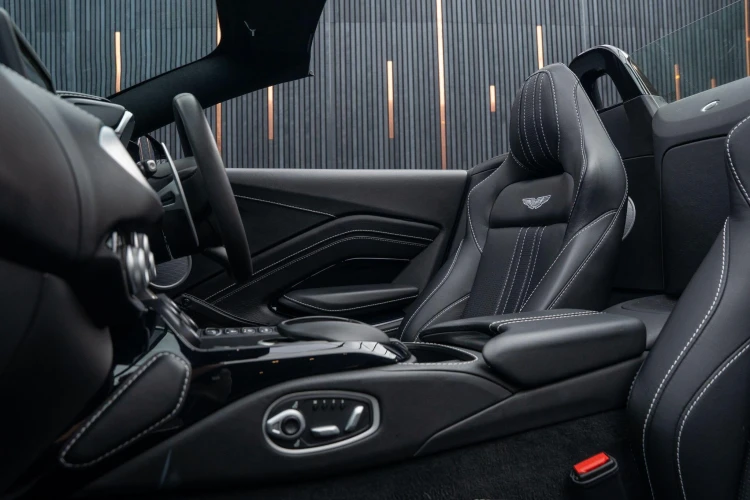 Vehicle Image 35