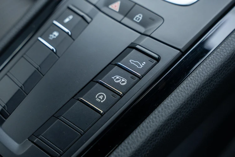 Vehicle Image 22