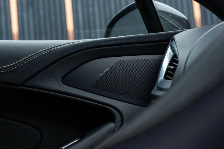 Vehicle Image 10