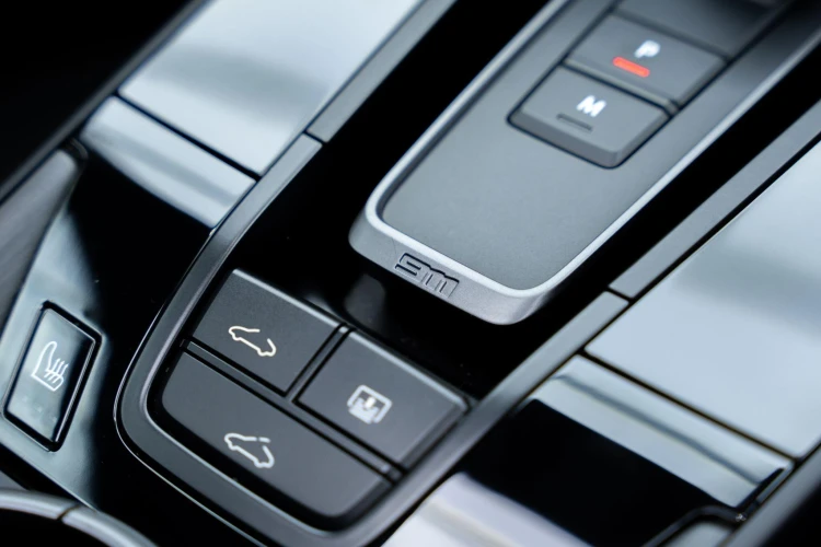 Vehicle Image 30