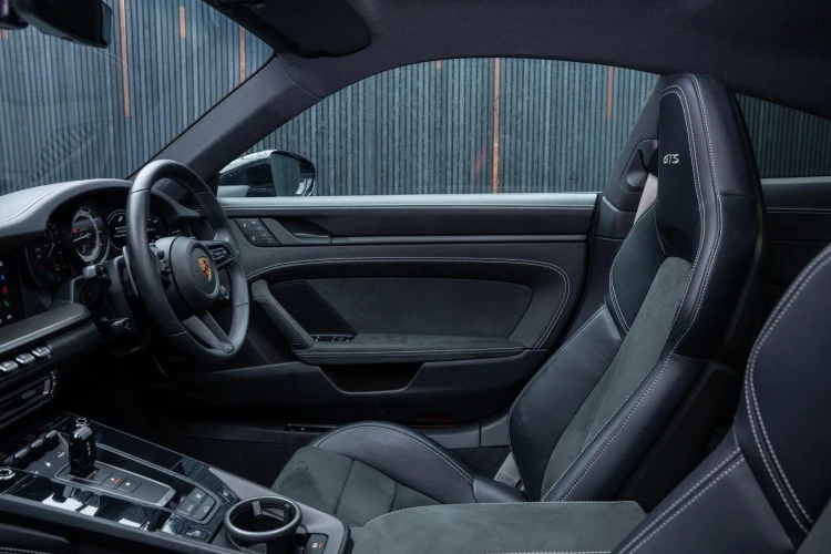 Vehicle Image 42