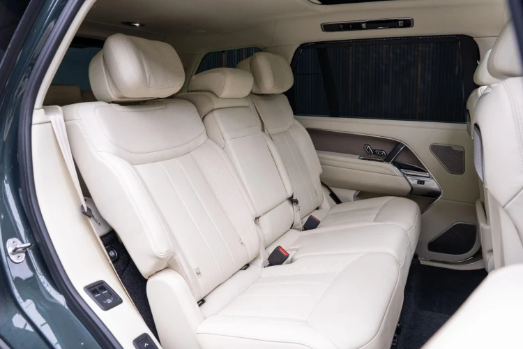 Vehicle Image 14