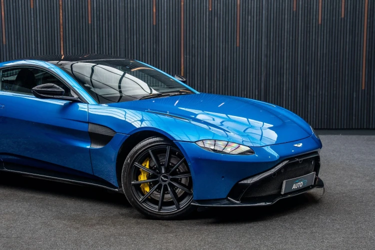 Vehicle Image 9