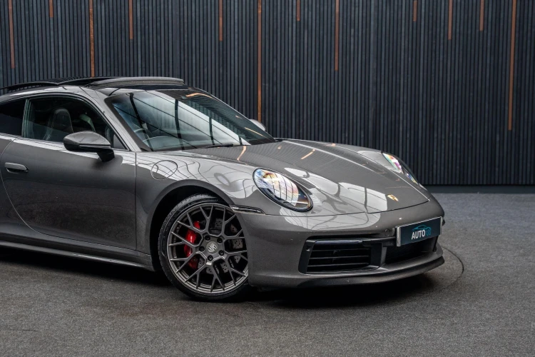 Vehicle Image 9