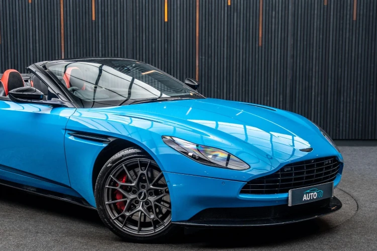 Vehicle Image 11