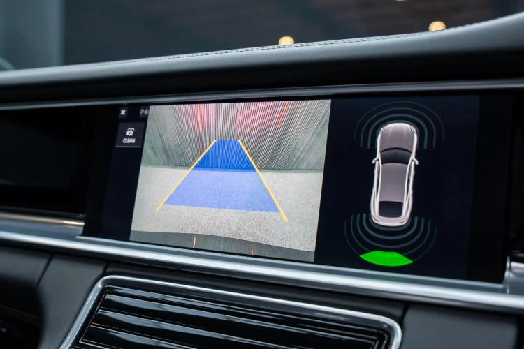 Vehicle Image 8