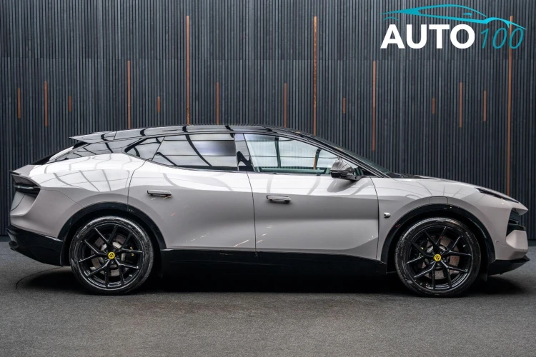Vehicle Image 9