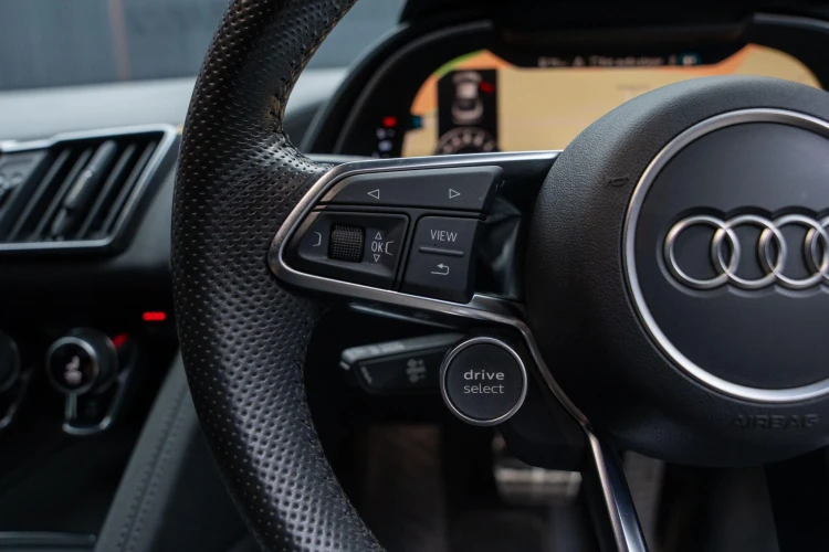 Vehicle Image 20
