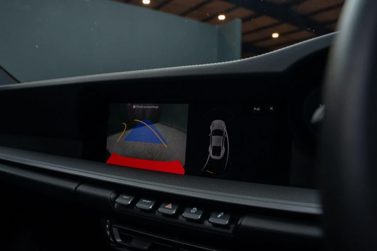 Vehicle Image 8