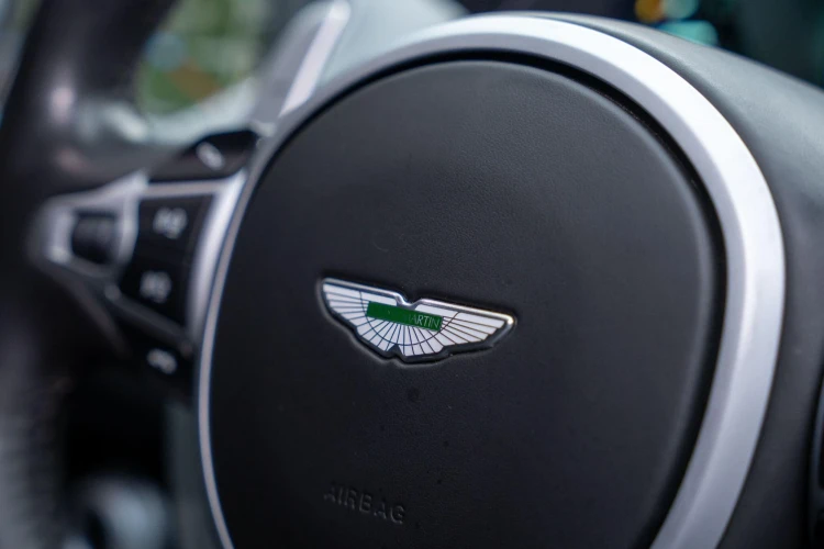 Vehicle Image 32