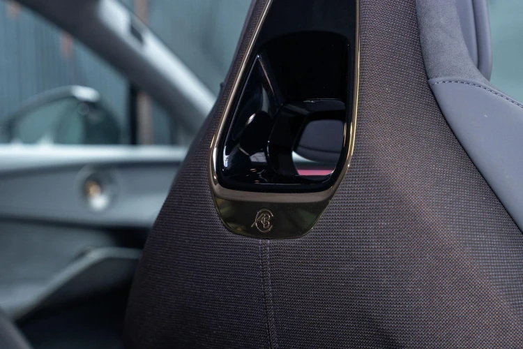 Vehicle Image 36