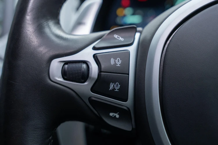 Vehicle Image 22