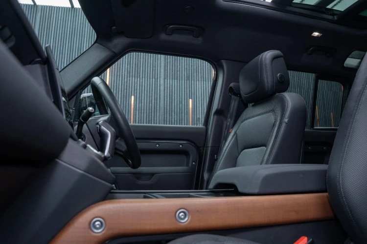 Vehicle Image 38