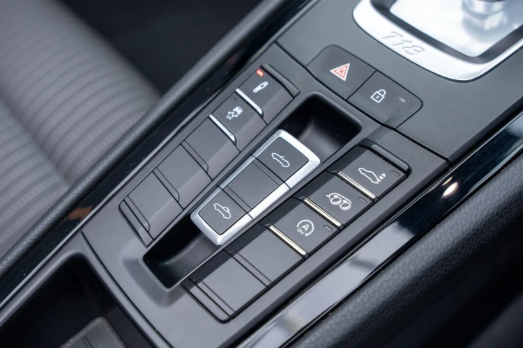 Vehicle Image 22