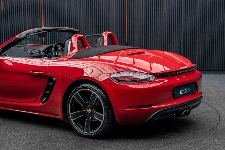 Vehicle Image 21