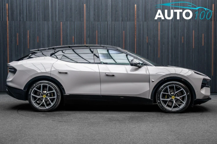 Vehicle Image 11