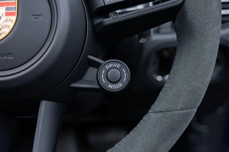 Vehicle Image 22