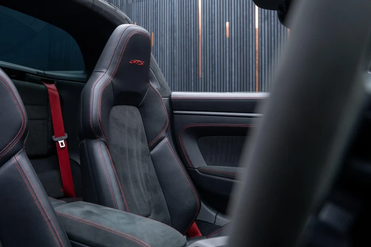 Vehicle Image 37