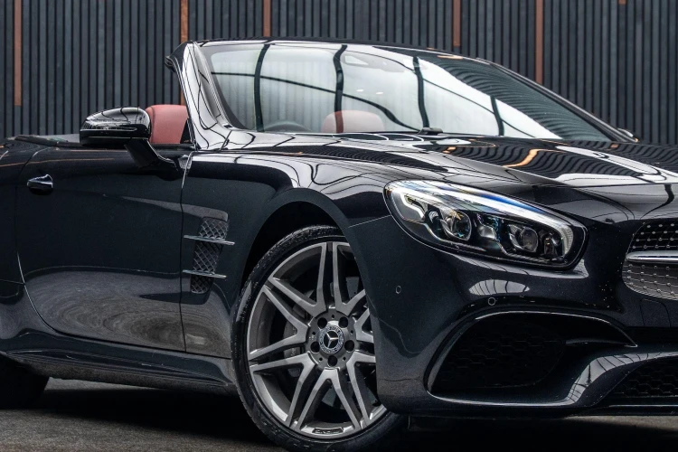 Vehicle Image 9