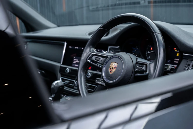 Vehicle Image 35