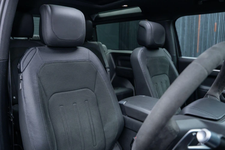 Vehicle Image 12