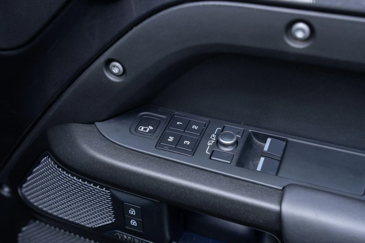 Vehicle Image 38