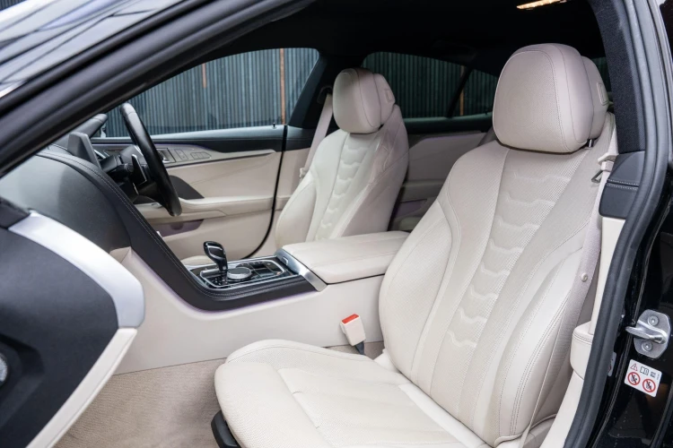 Vehicle Image 38