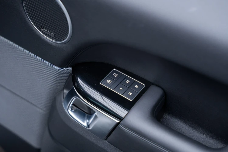 Vehicle Image 30