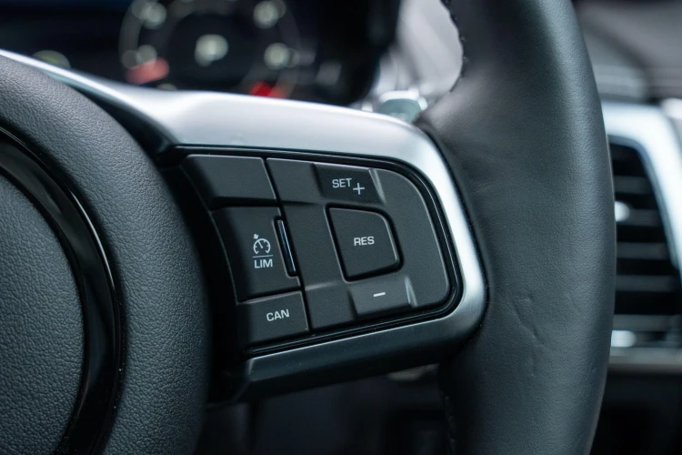 Vehicle Image 40