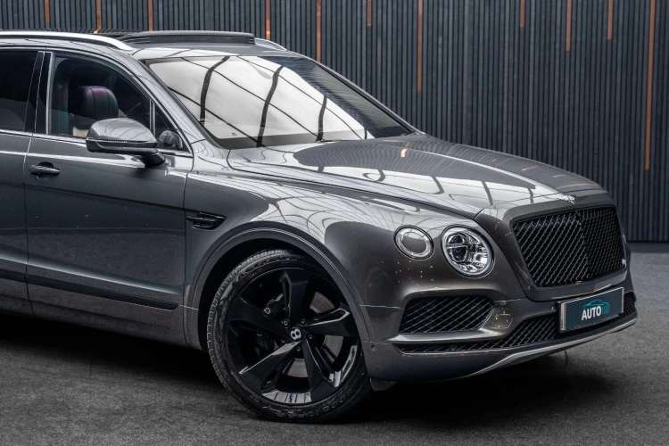 Vehicle Image 9