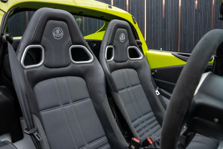 Vehicle Image 12