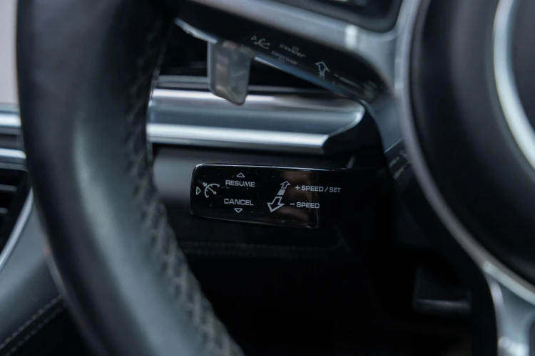 Vehicle Image 28