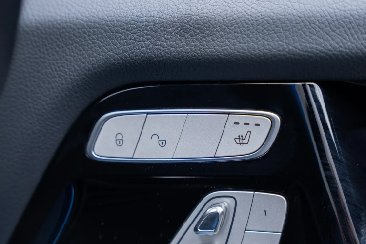 Vehicle Image 33