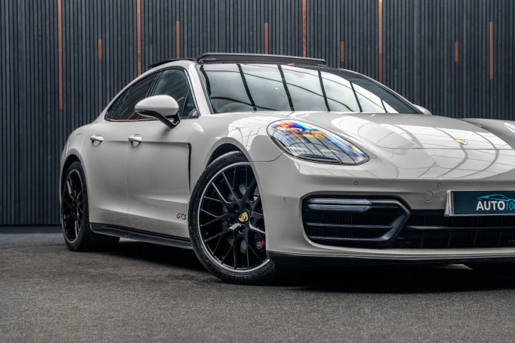 Vehicle Image 11