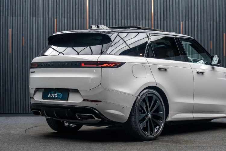 Vehicle Image 21