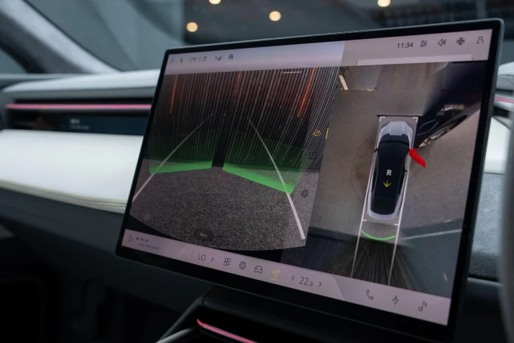 Vehicle Image 8