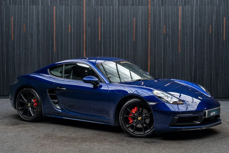 Vehicle Image 5