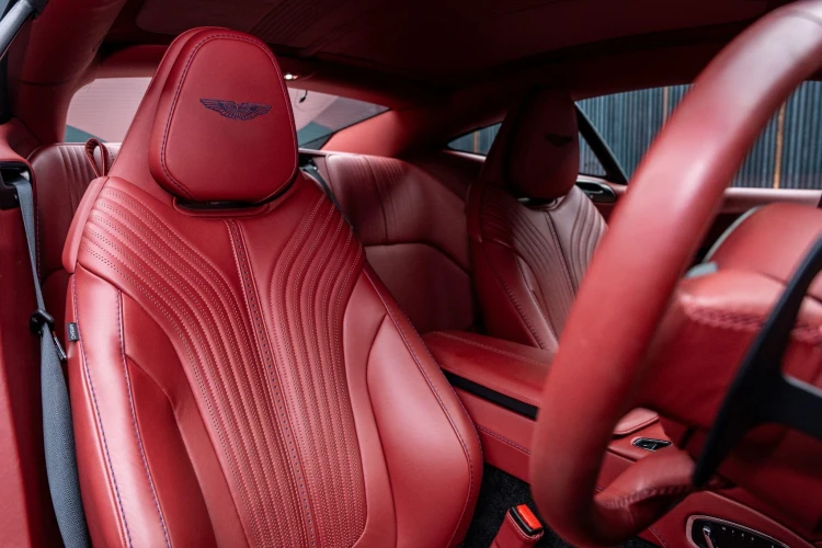 Vehicle Image 12