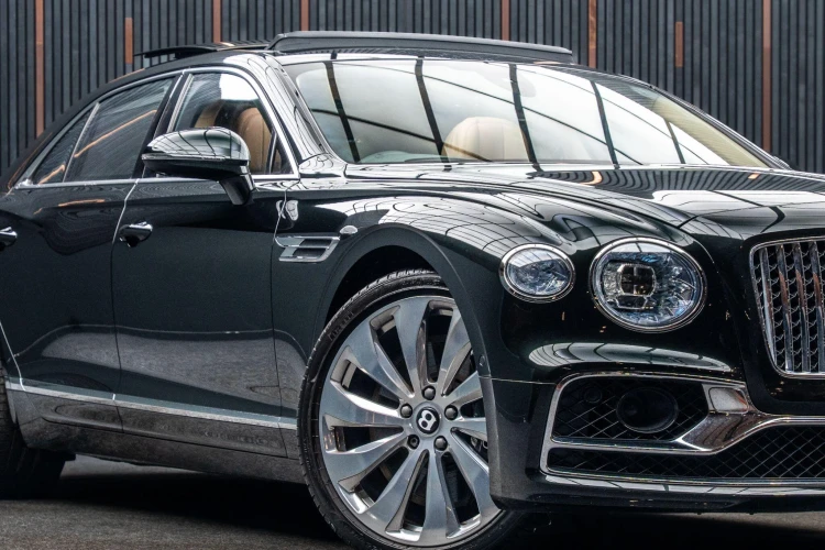 Vehicle Image 7