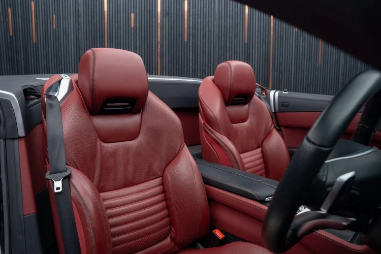 Vehicle Image 12