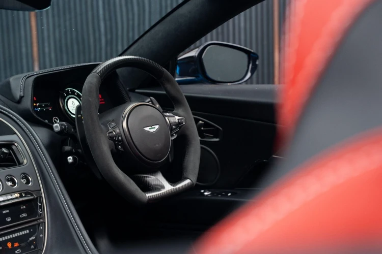 Vehicle Image 35